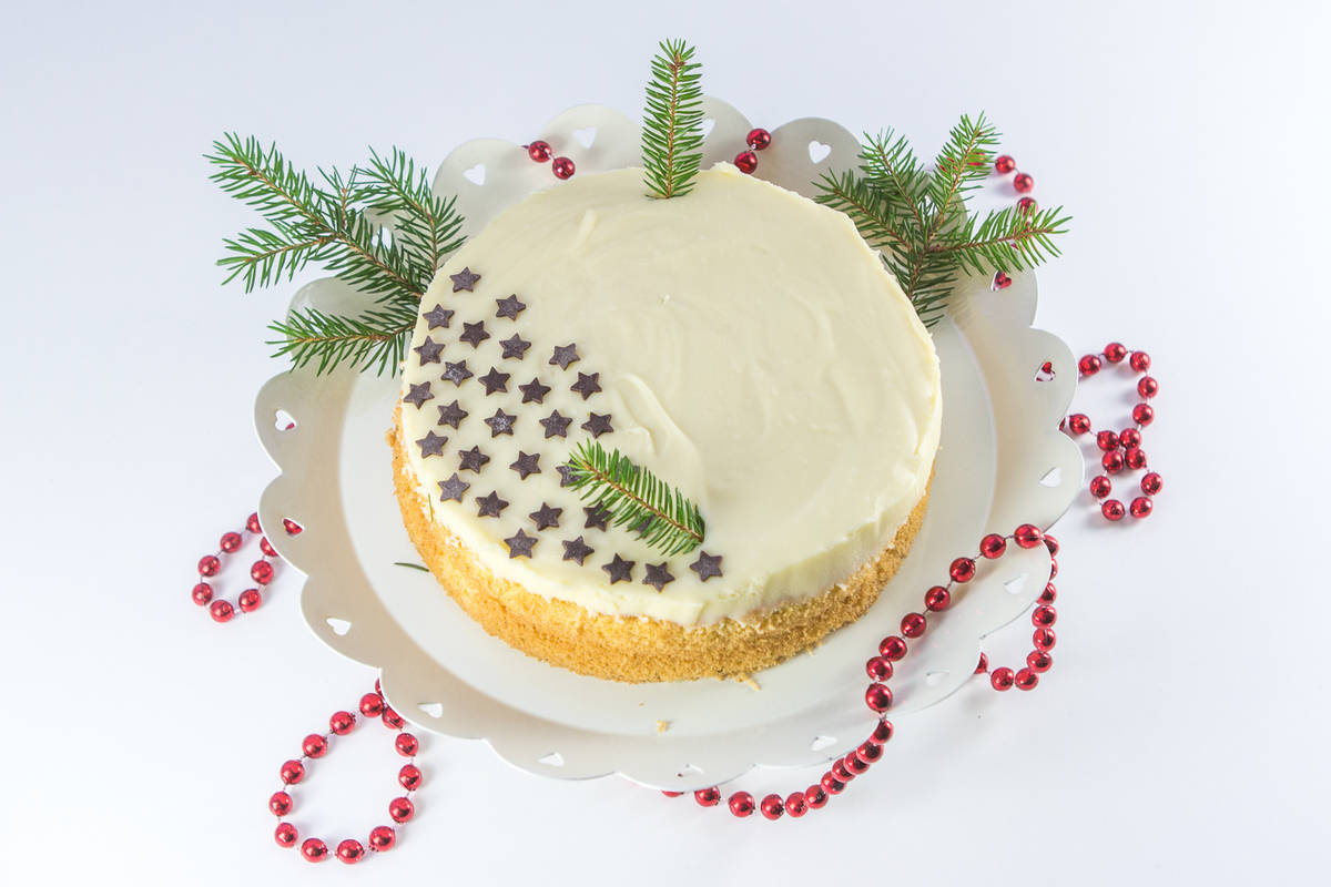 Bela božična torta
