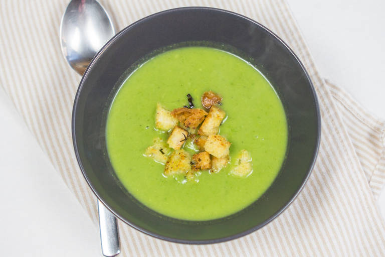 Brokolijeva juha s špinačo