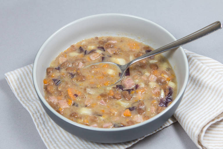 Fižolova juha z radičem