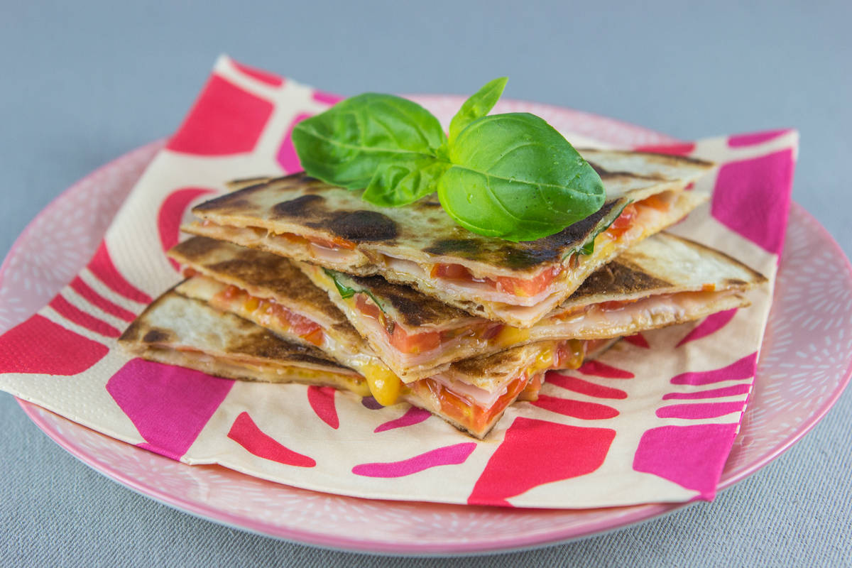 Pizza quesadilla