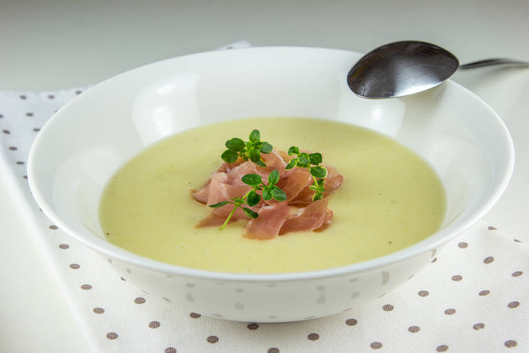 Porova juha s krompirjem