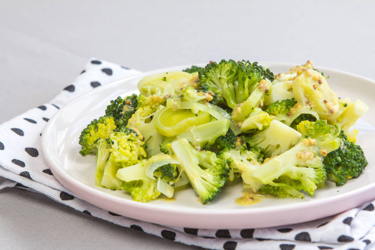Solata iz brokolija in pora