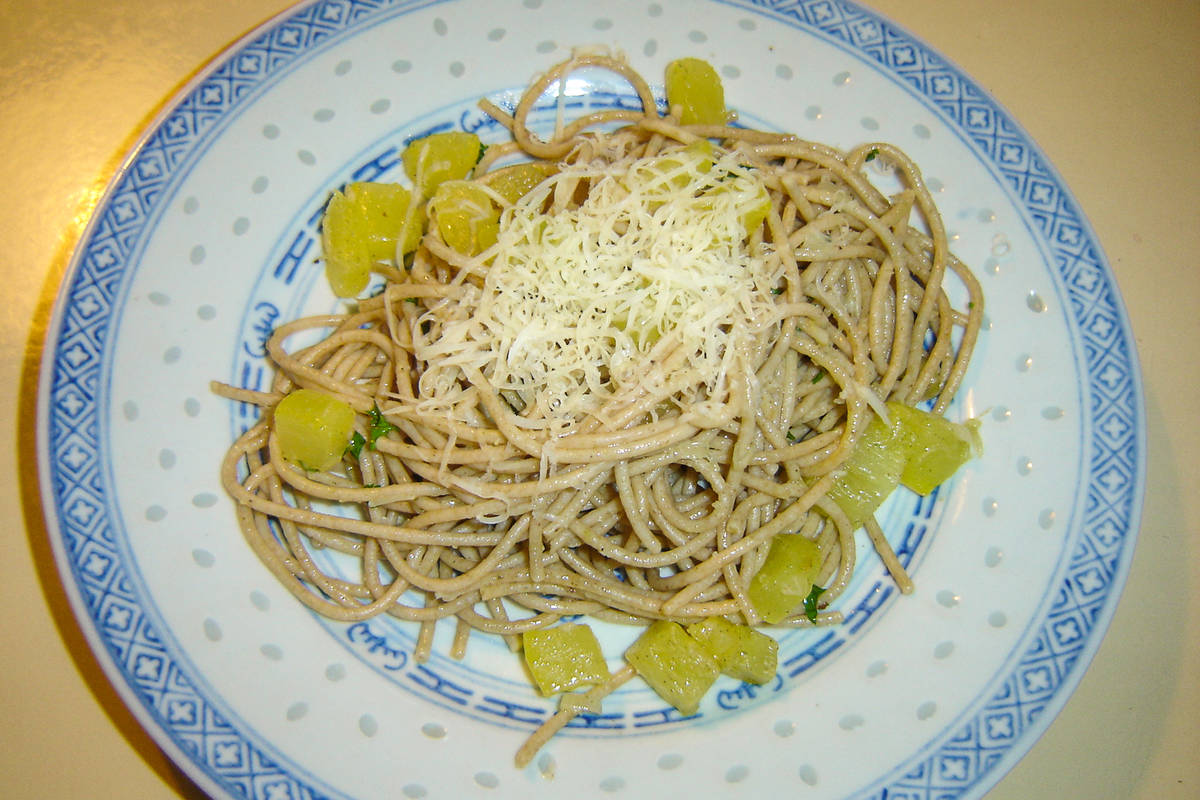 Špageti z bučkami